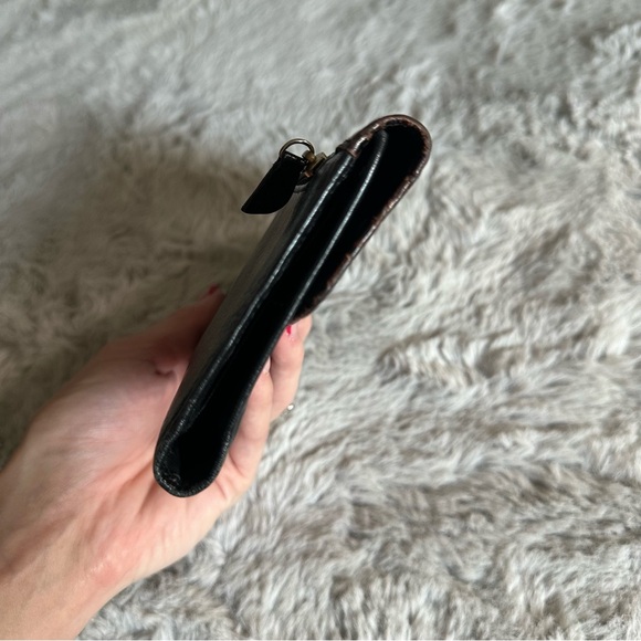 Brahmin Two-Tone Leather Tri-Fold Wallet Croc - Picture 5 of 16